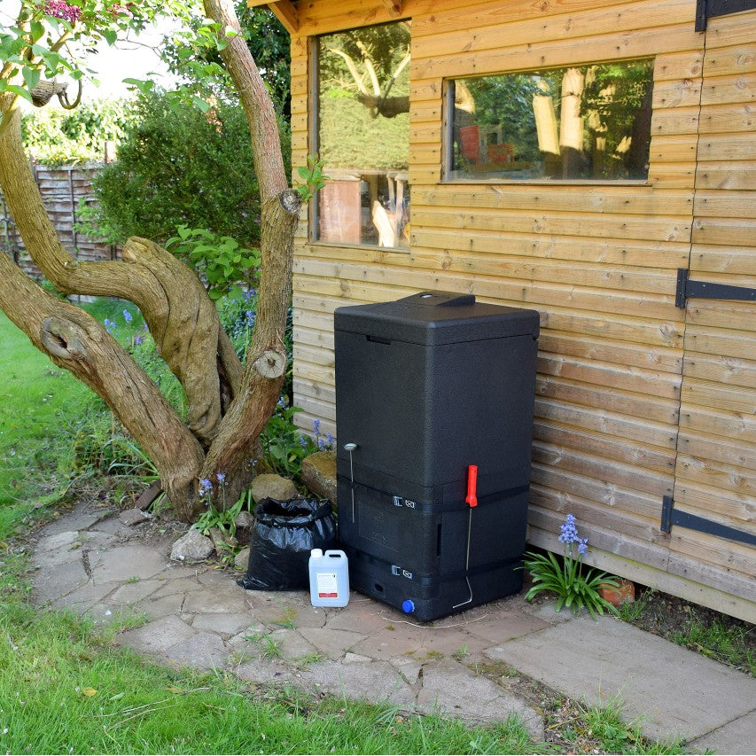 HOTBIN 200l in garden